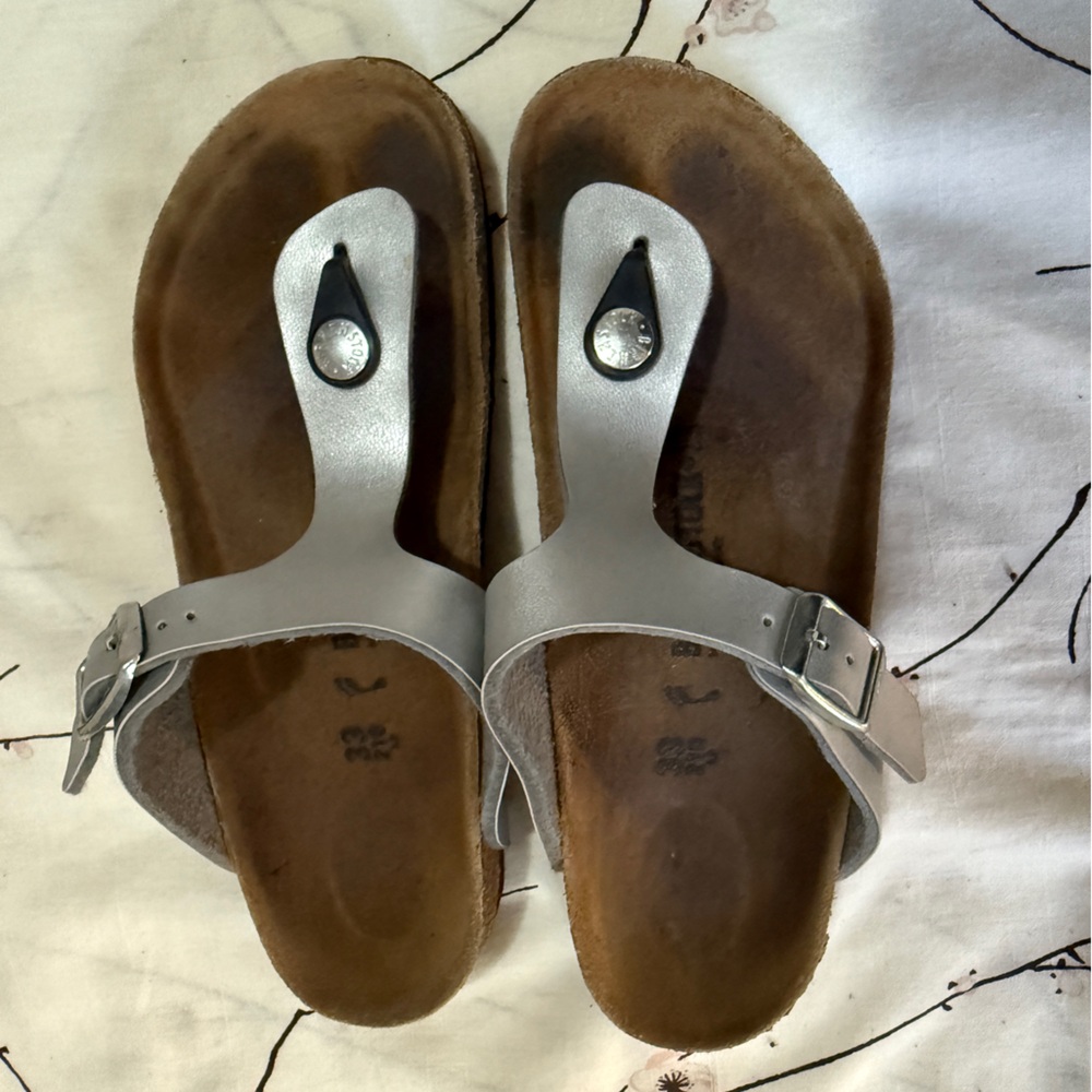 Birkenstock Silver Girl Sandals/SZ 33/2us